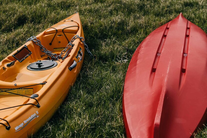 canoeing vs kayaking