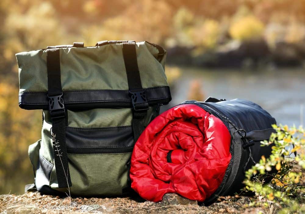 How Much Should a Backpacking Sleeping Bag Weigh (2024)